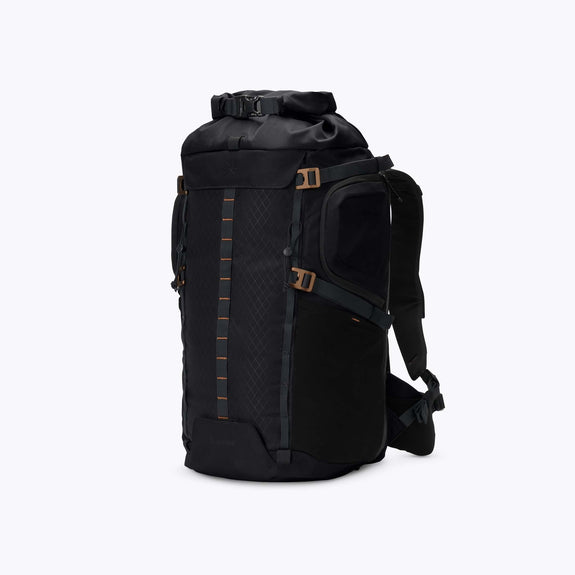 Shelter Backpack Core Black + Nook Pouch All Black